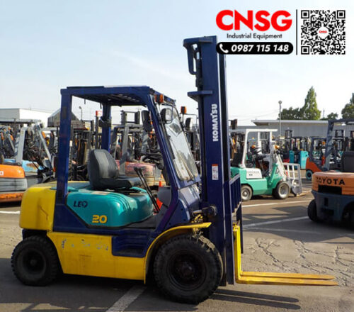Xe nang dau cu 2 tan Komatsu FD20