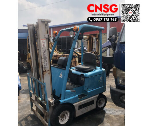 xe nang dien cu 900kg Toyota