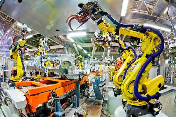 Ứng dụng của Robot công nghiệp trong sản xuất oto