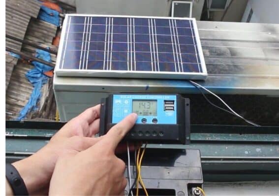 Khi nạp đầy năng lượng ắc quy điện mặt trời có thể cung cấp điện trong 5 ngày