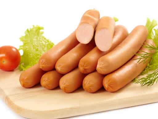 Xúc xích là món ăn phổ biến