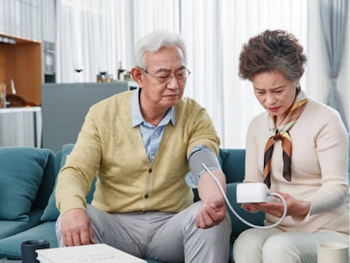 Thiết bị cảm biến sức khỏe công nghệ dành cho người cao tuổi