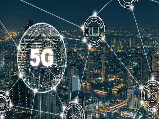 5G sử dụng sóng siêu cao tần để truyền tải dữ liệu, cho phép nhiều thiết bị kết nối